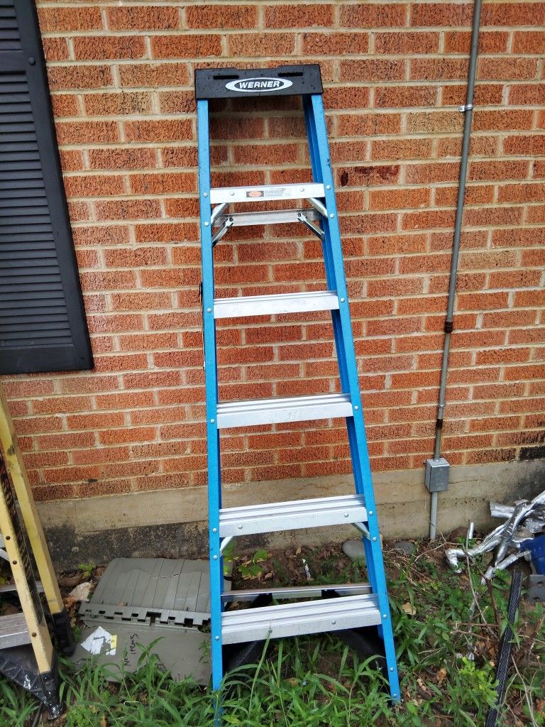 Warner 6ft  Fiberglass Ladder 