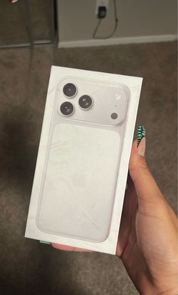 White iPhone 17 pro max