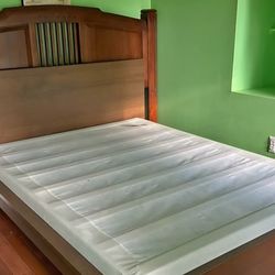 Queen SIZE Bed