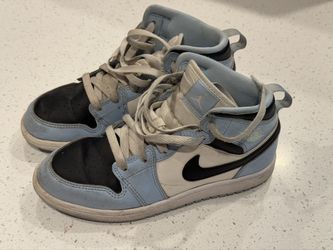 Jordan 1 - Size 2y