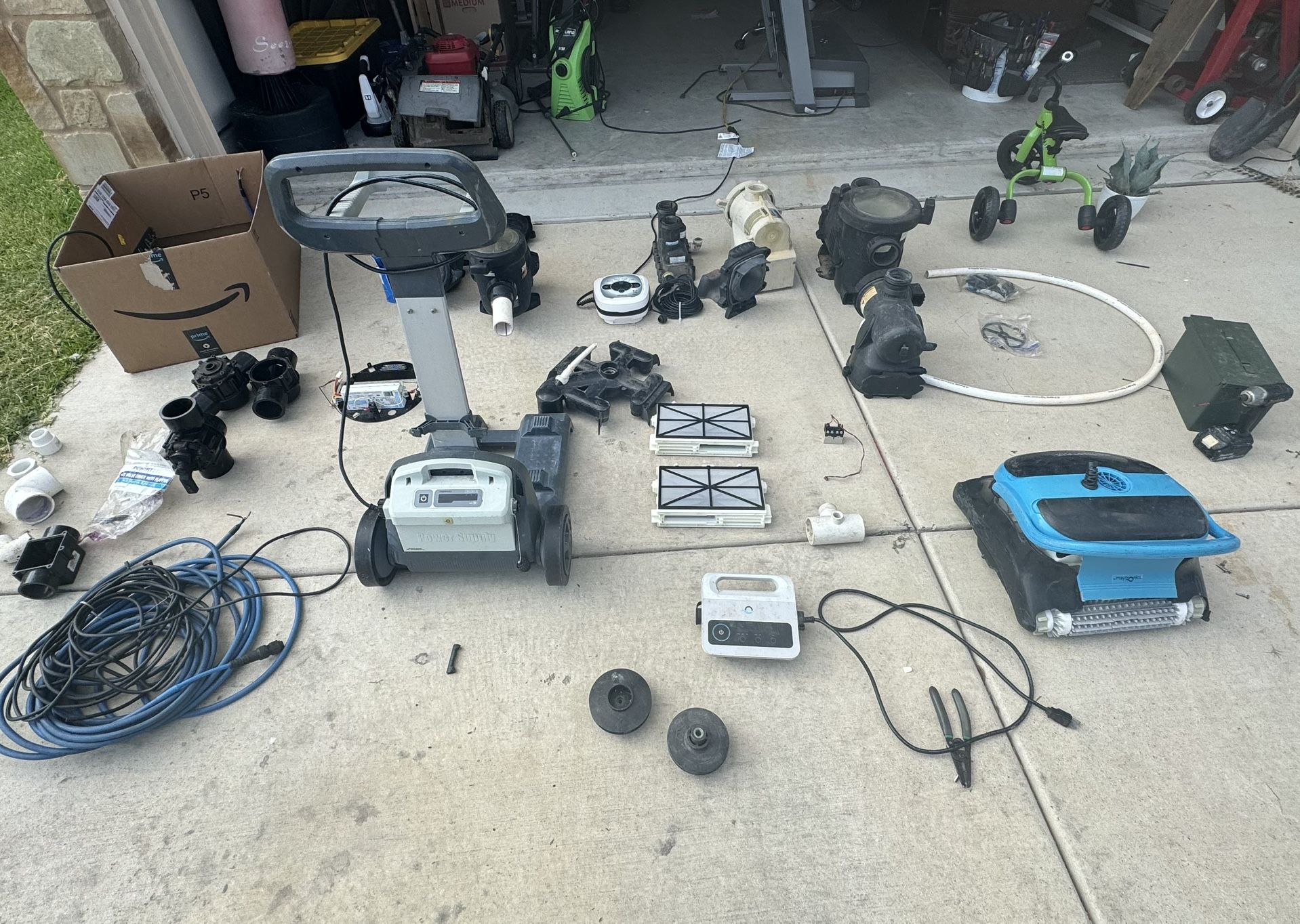 Pool Supply Lot – Mixed Equipment & Accessories”
