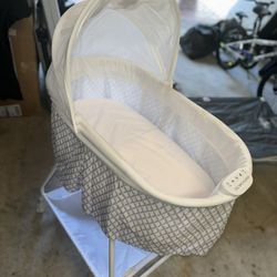 Delta Bassinet