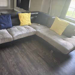 Sectional Couch W/ Pillows
