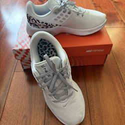 Women’s Nike Sneakers, Renew In-Season TR 10, Size 7