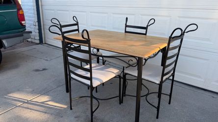 Dining Table Set with 4 Chairs $75 pick up only bonanza and lamb
