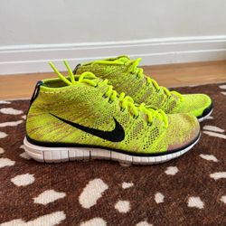 Size 8.5 Brand NEW Men’s Nike Shoes