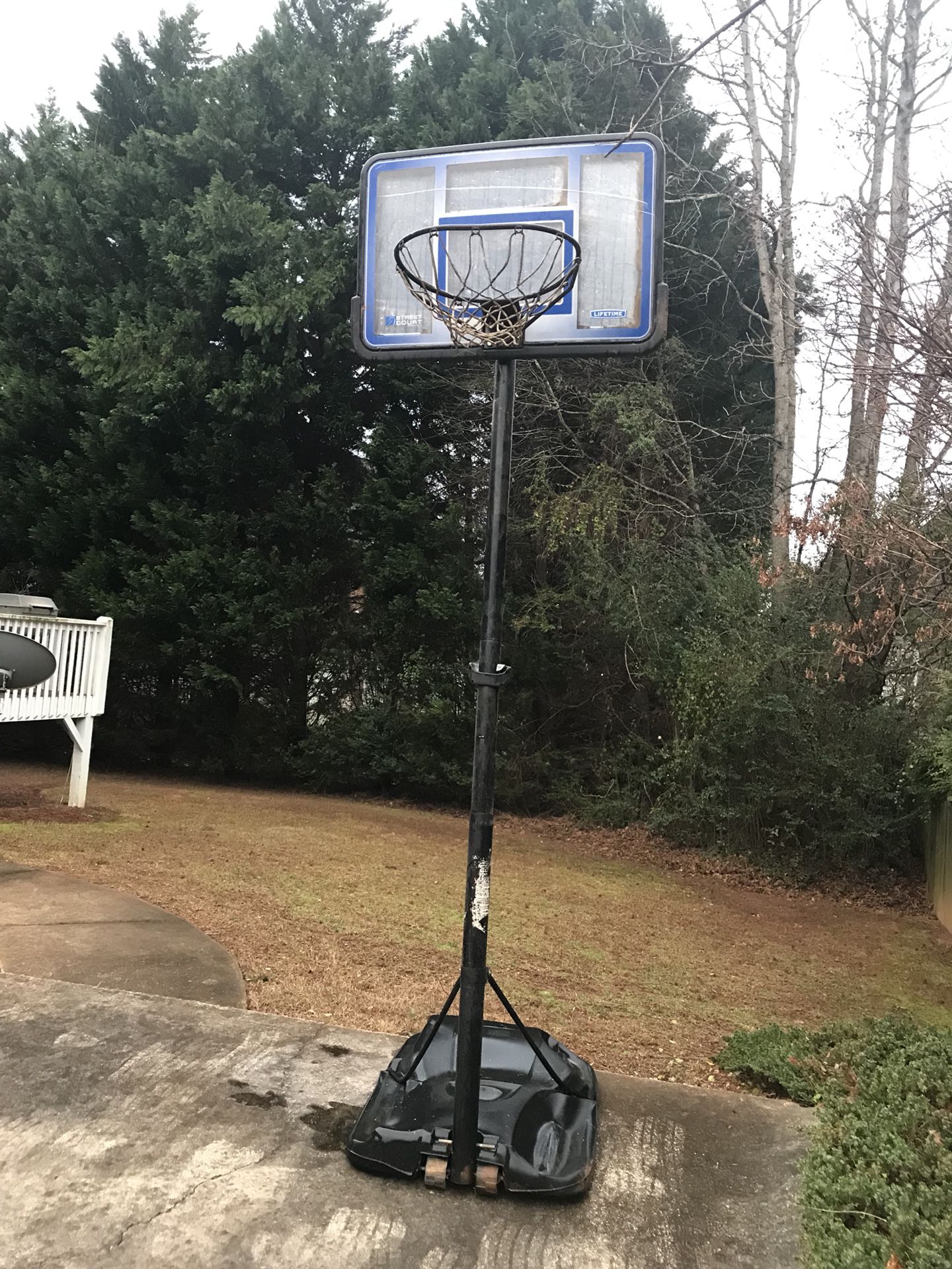 Driveway basketball hoop