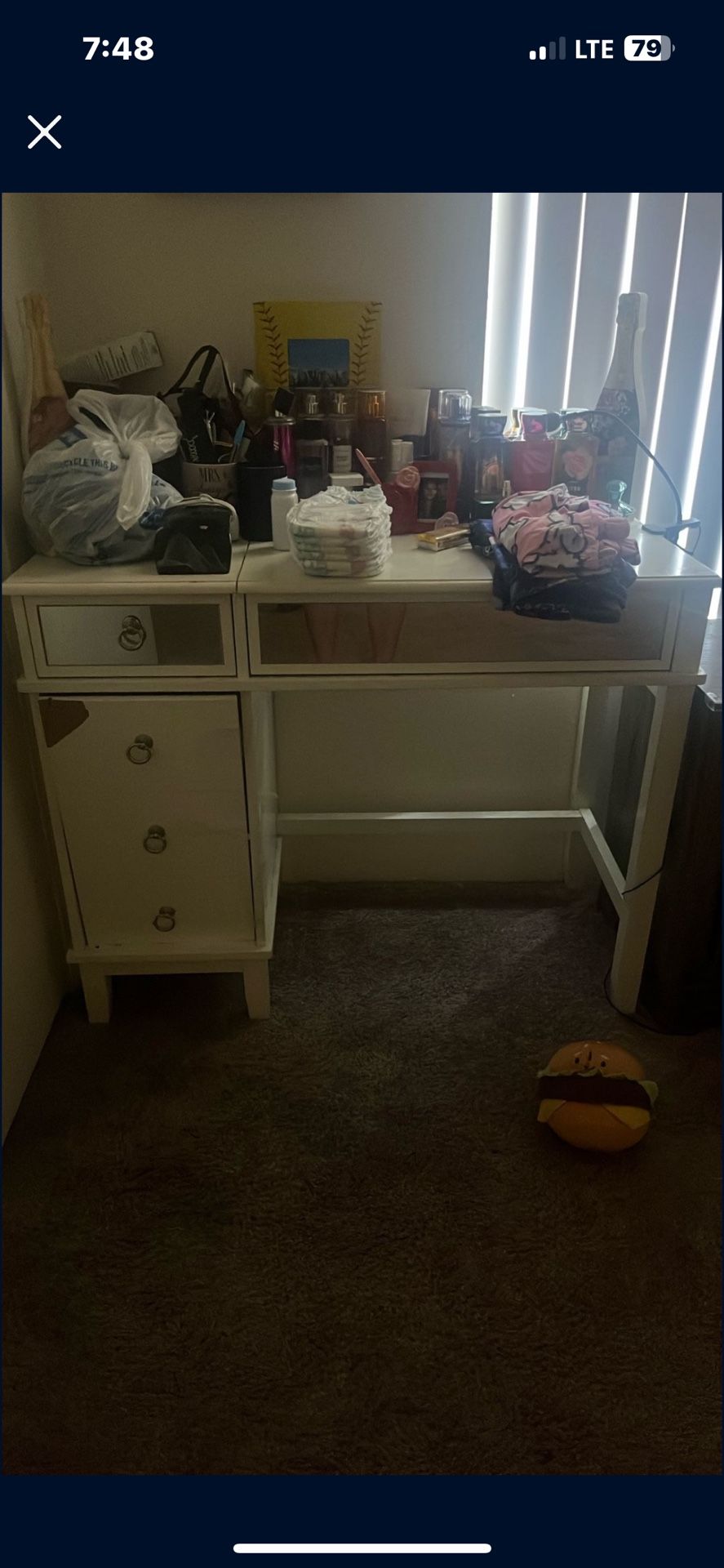 VANITY MUST GO !! 20$ OBO