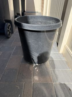 15 Gallon plastic Containers