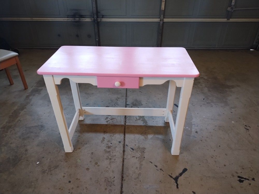 Cute Pink /White Desk