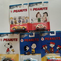 Peanuts Gamg Hot Wheel Set