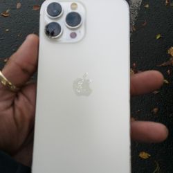 iPhone Pro 16 - Locked 