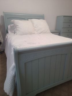Bedroom set