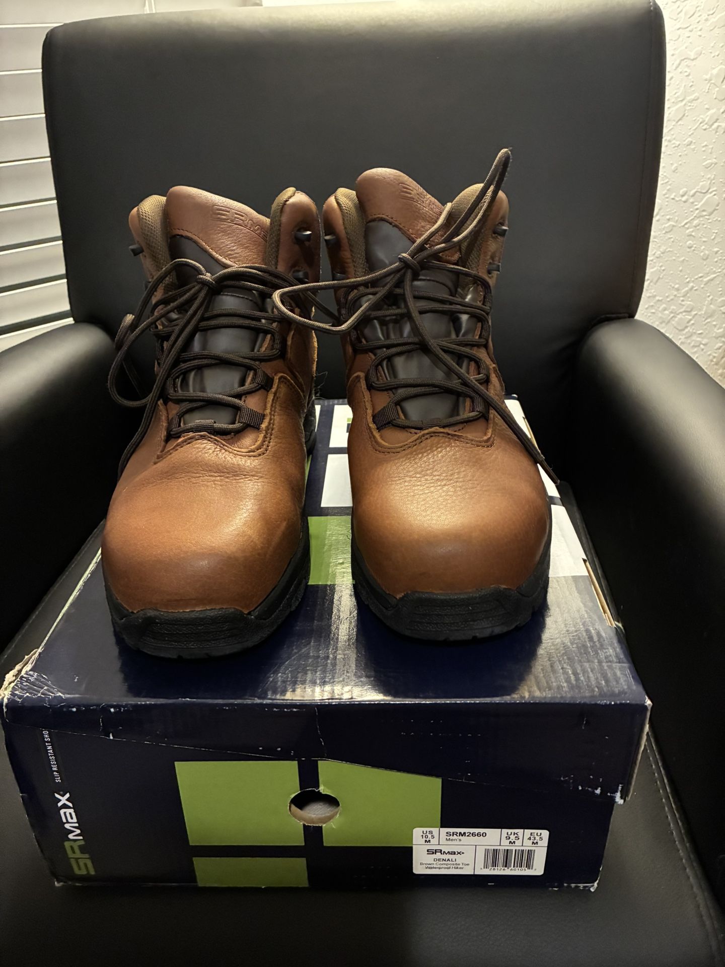 Men’s Boots, Brand New Size 10.5