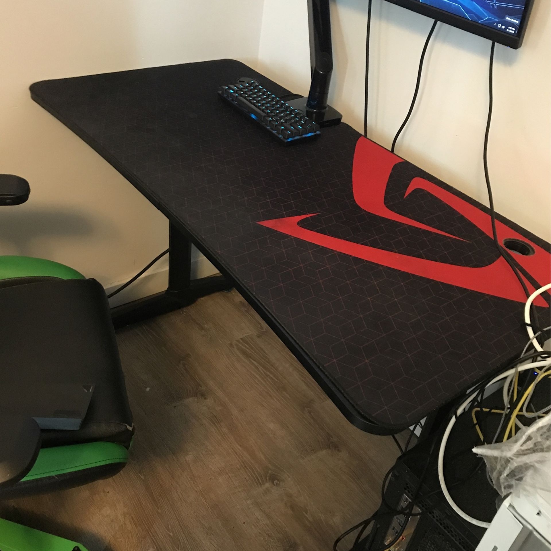 Gaming Desk 47 12 Inch Long for Sale in Honolulu, HI OfferUp