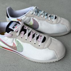 Nike Cortez Be True BRAND NEW!!