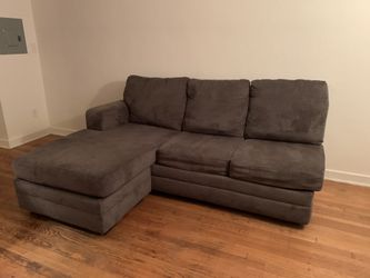 2 piece Chofa in excellent condition no pets no bugs non smoking home