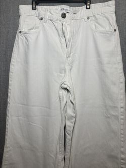 ZARA Women’s White Jeans Frayed Ankle Size 6 Zippered Small Hole Back Pocket