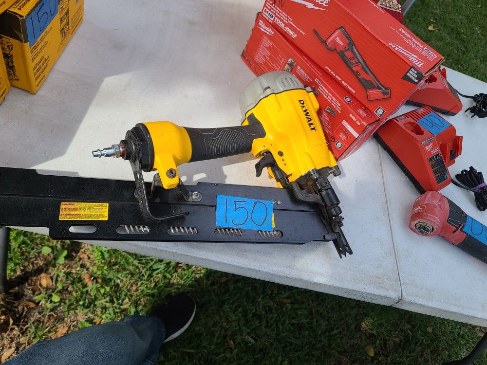 Dewalt 21°Nail Gun