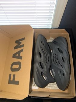 Yeezy foam runners black