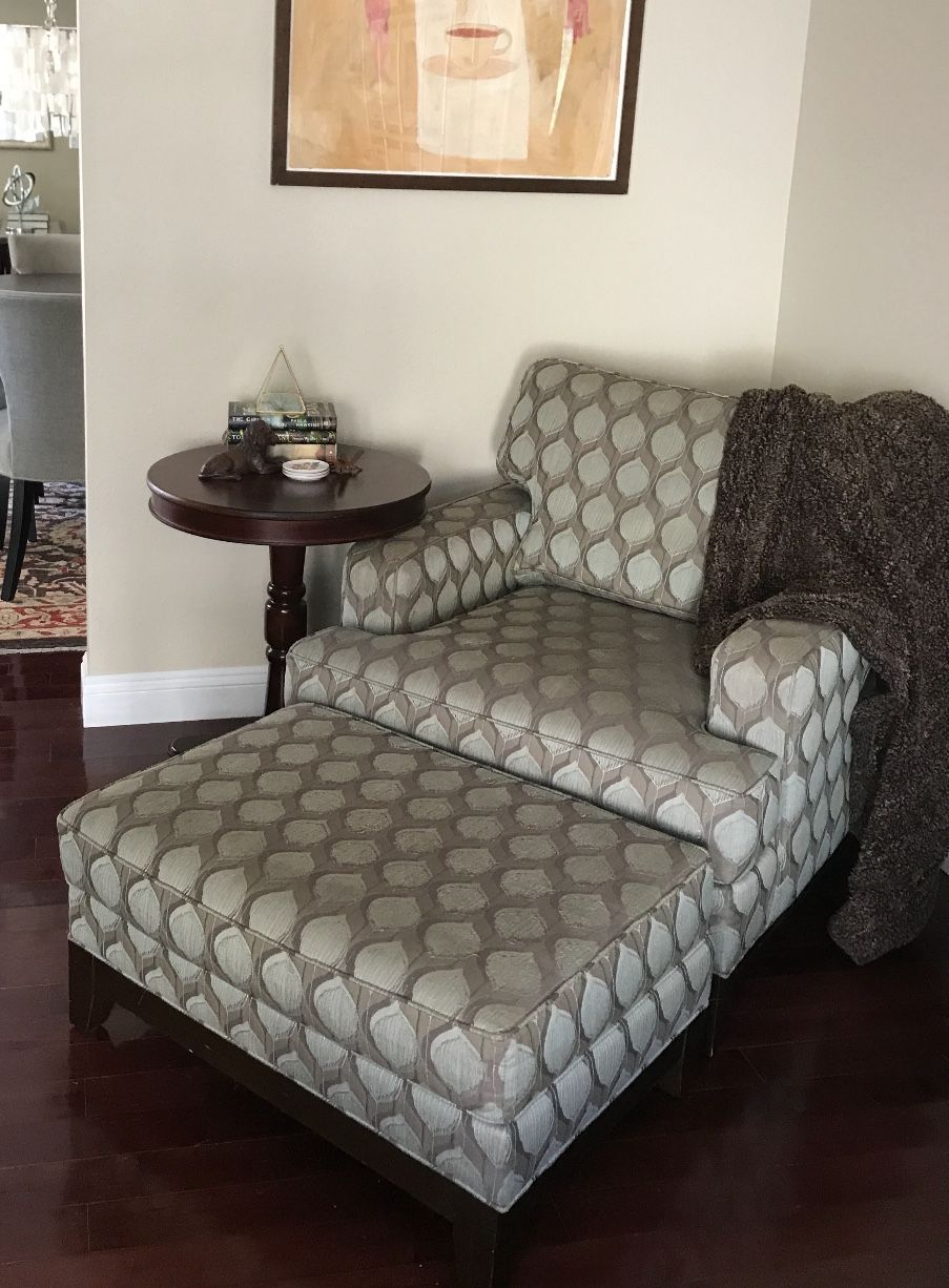Chair With Ottoman 