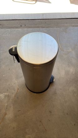Metal waste can