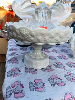Vintage milkglass