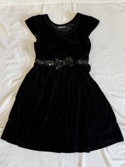 Black velvet dress Size M 7-8