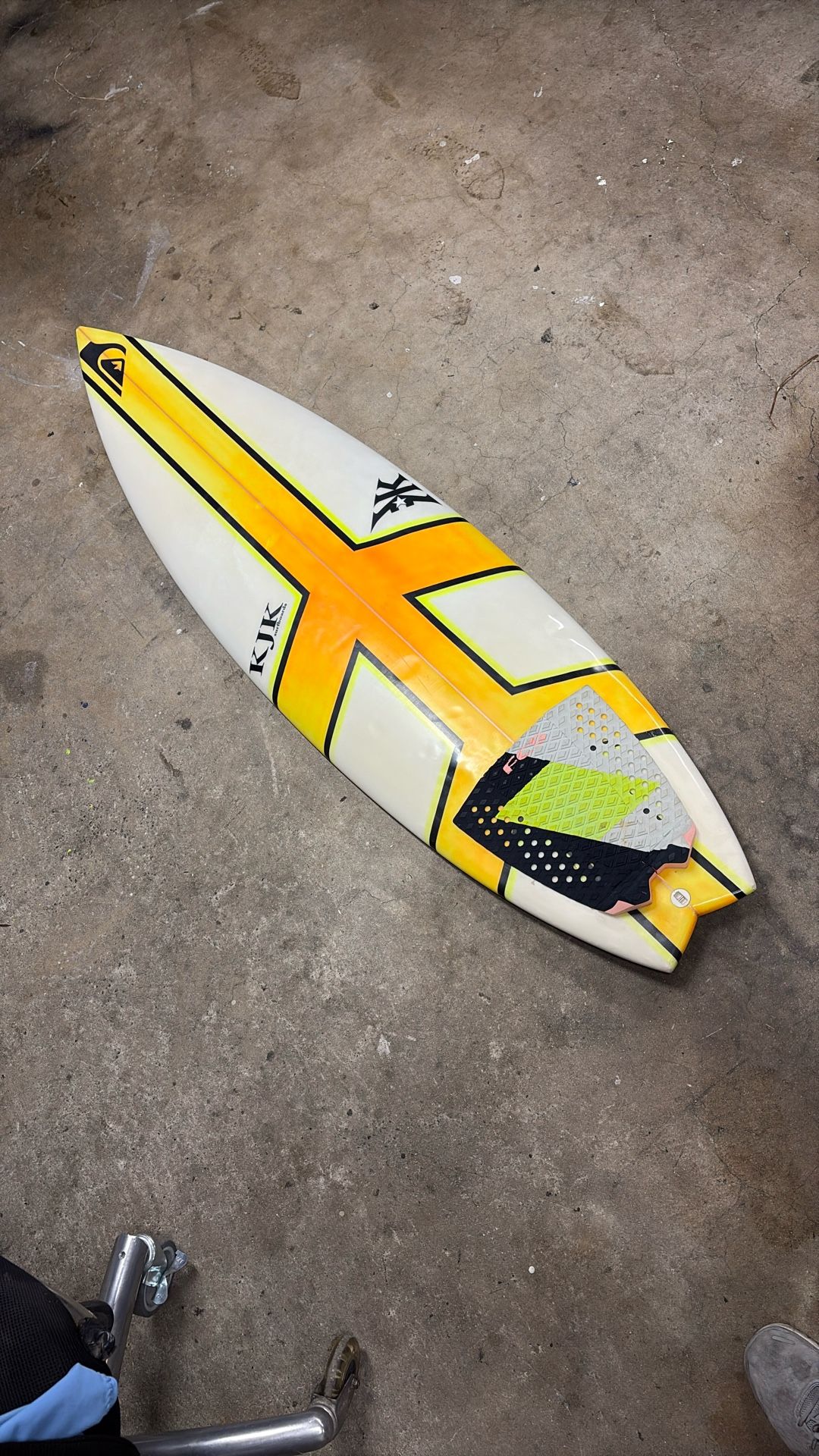 Kunny Surfboard 5’7”
