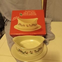 Porcelain Ware Gravy Boat With Saucer