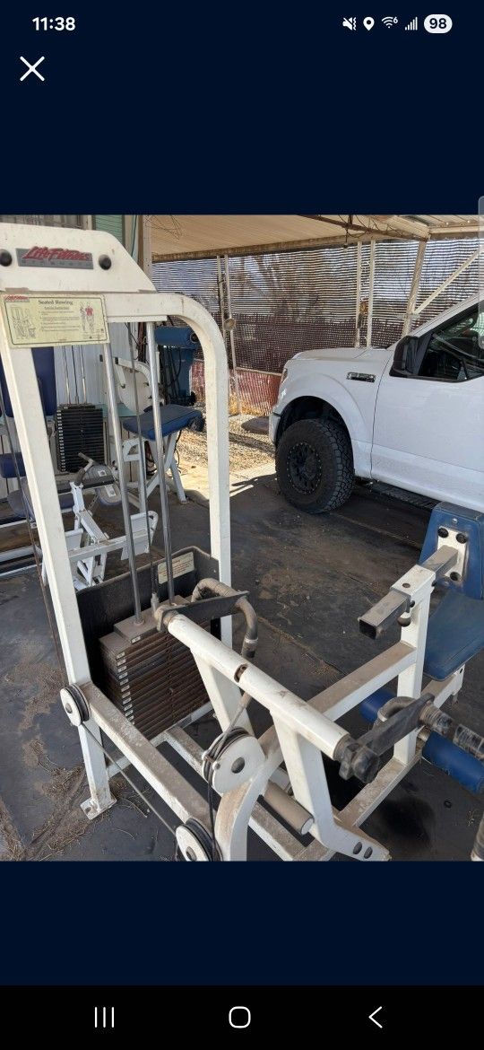 Life Fitness Adjustable Seated Row Cable Machine