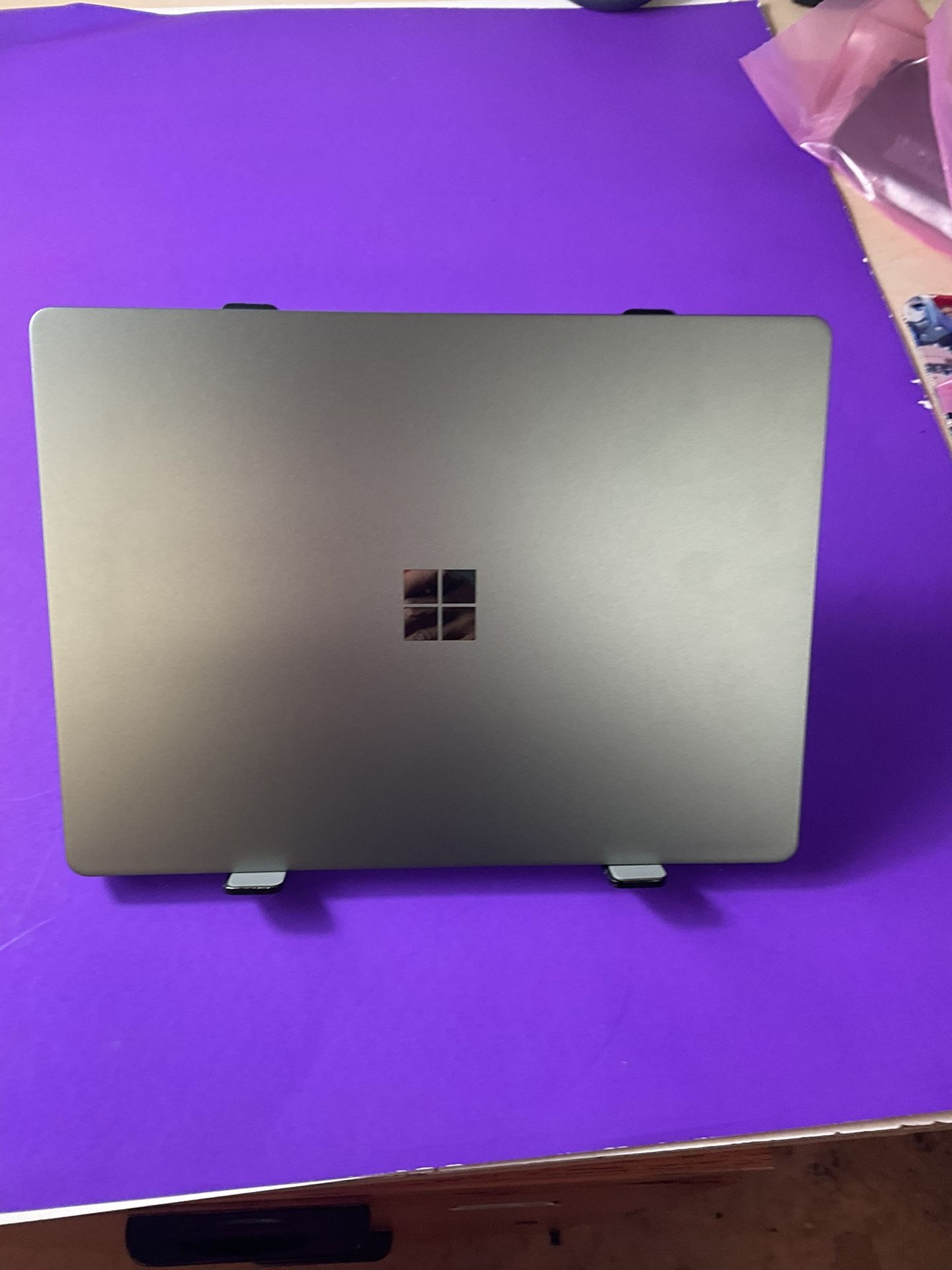 Microsoft Surface Laptop Go 2 – Intel Core i5-1135G7, 8GB RAM, 128GB SSD – 100% Battery
