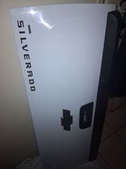 Chevy Silverado Tailgate White