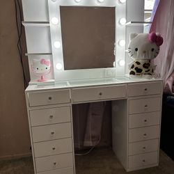Makeup Vanity With Mirror