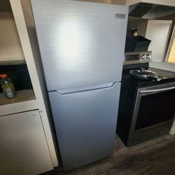 Fridge & electric stove
