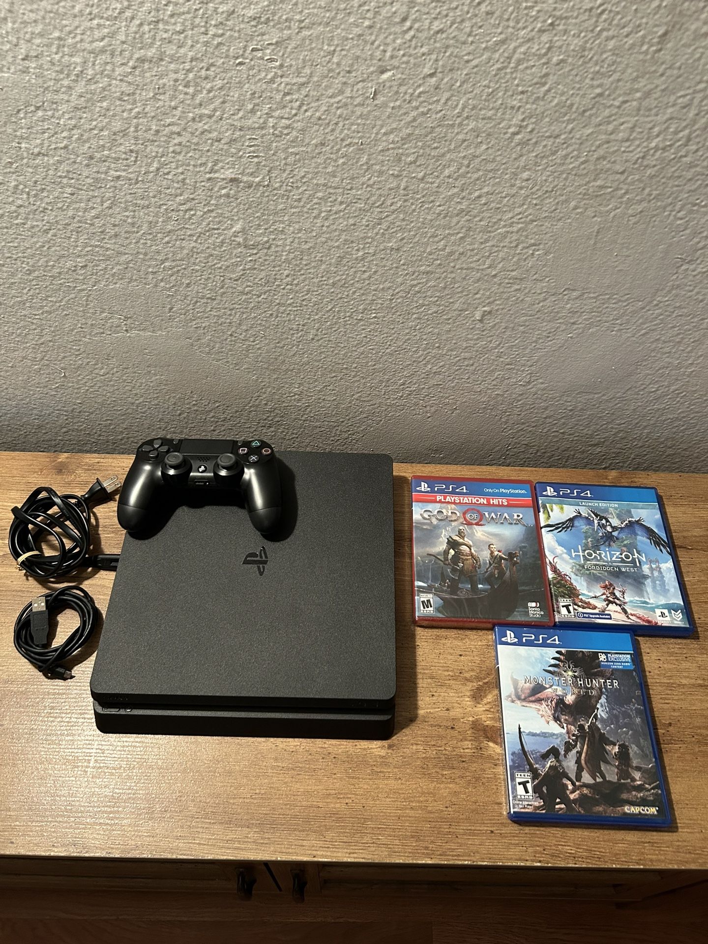 Sony PS4 PlayStation 4 Slim Console Bundle