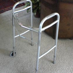 Not My Exact One But That’s The One I Have On The Picture The Wheels Or Lil Messed Up But Don’t Need It Nomore 