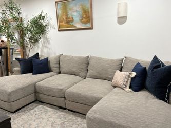 Sectional Couch 🛋