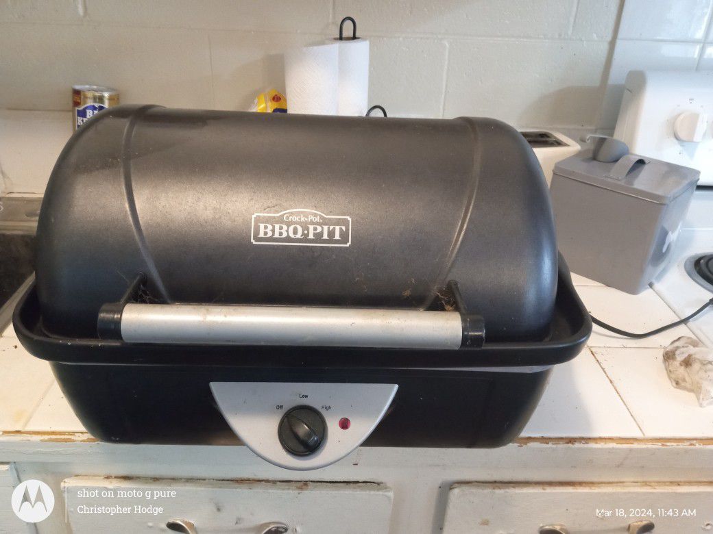 $30     Indoor Electric Barbecue/Pit