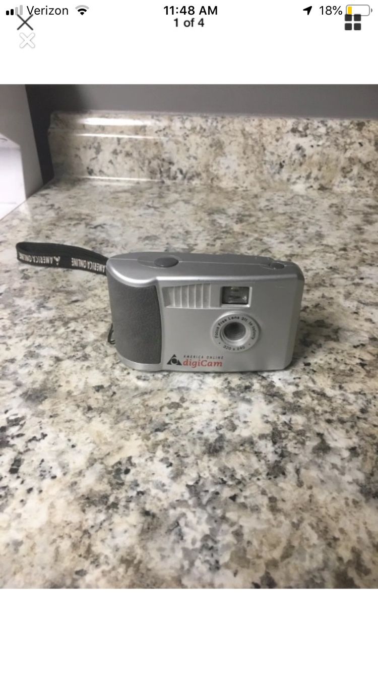 America Online AOL digiCam Digital Camera w/ MANUAL Focus Free Lens Untested