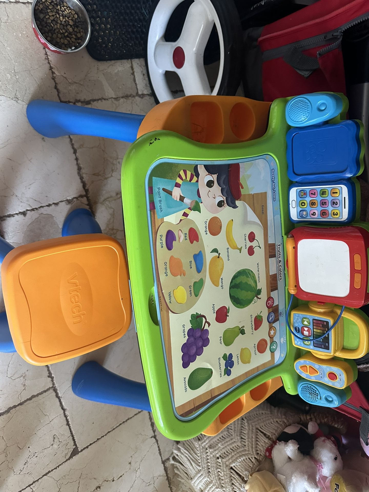 V Tech Activity Desk