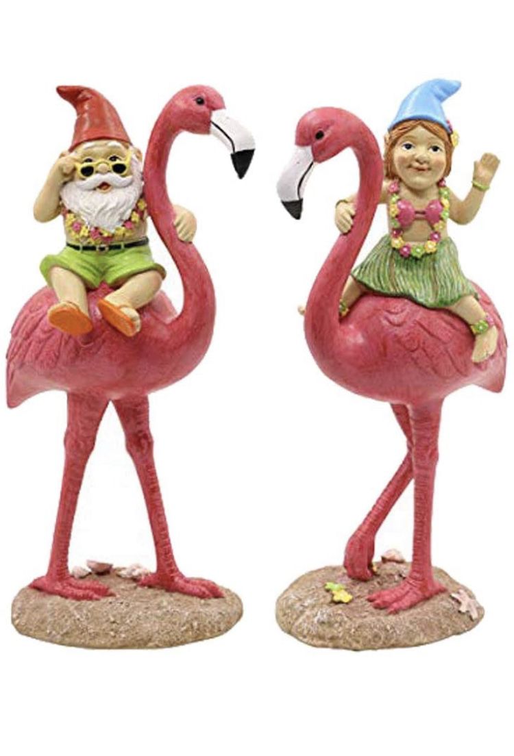 🔥2 Pack Gnomes Riding Flamingo Garden Statue,Adorable Hawaii Gnome Figurine M&l