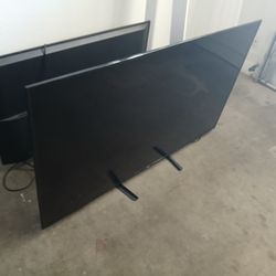 65 Roku Smart T.v. (Cracked Screen)