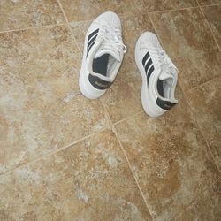 White Adidas Size 9/5