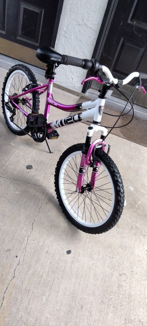 BCA MT20 Kids 20 Wheels, In Excellent And Clean