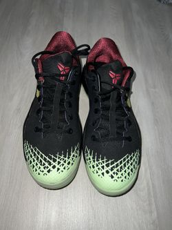 Kobe 4 Venomenon Glow In The Dark - Size 10.5