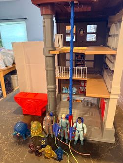 Vintage Action Figure and Firehouse lot