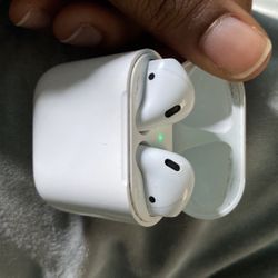 Apple AirPods 2nd Generation 