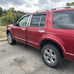 2004 Ford Explorer