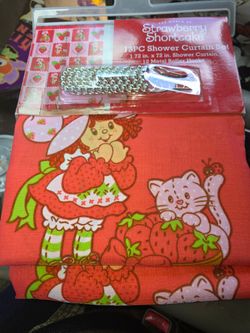 Strawberry Shortcake 🍰 shower curtain